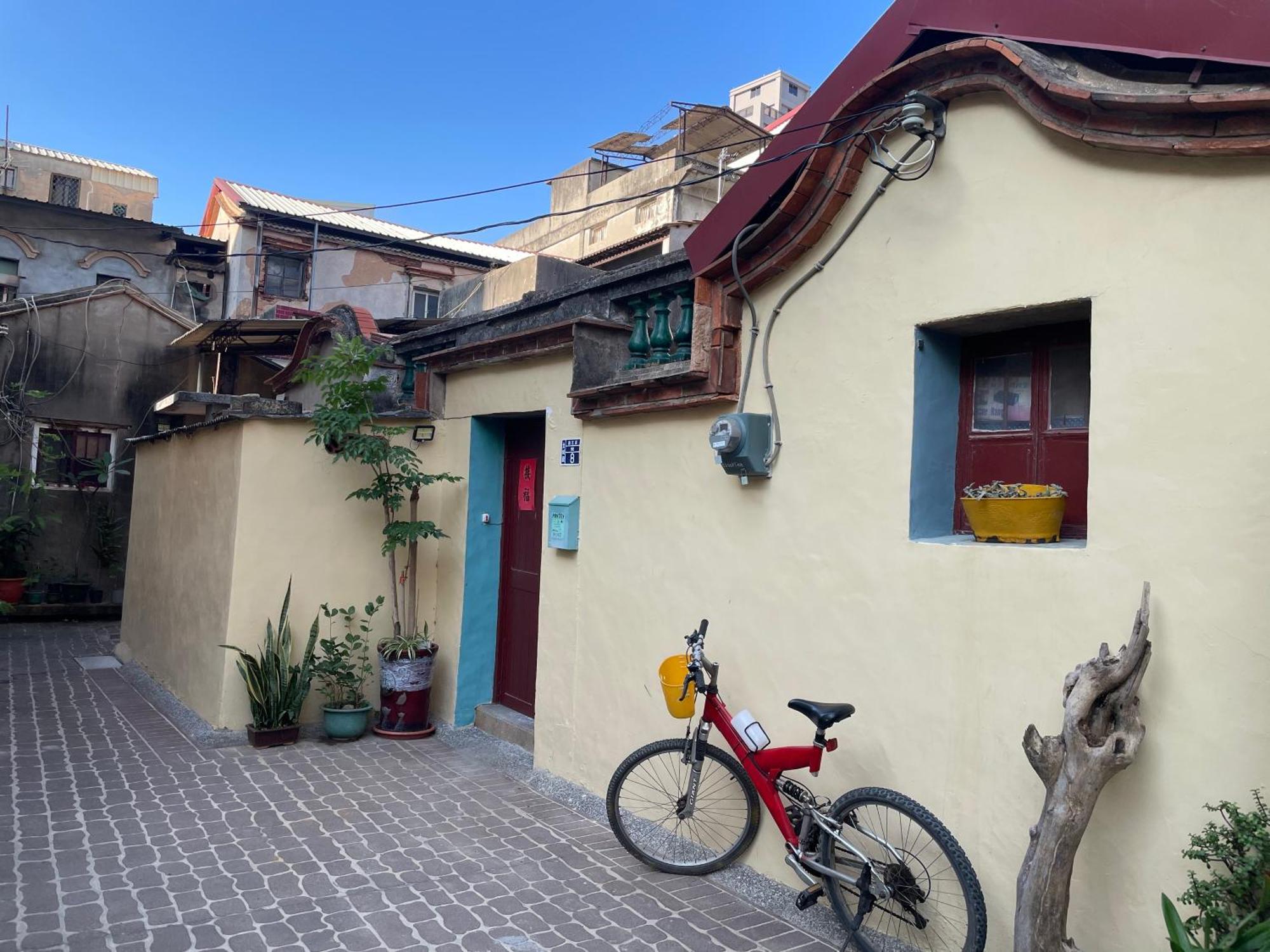 Xinqin B&B - City Area Цзіньчен Екстер'єр фото